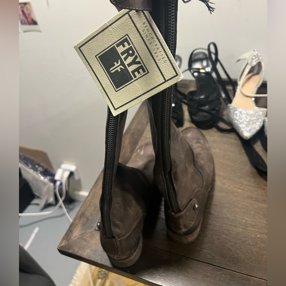 FRYE boots sz 7.5 Wide calf + distressed look. NWT - Picture 2 of 5